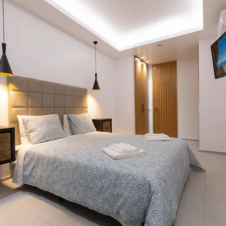 Correeira Luxury Residence T2 C- Albufeira, Pools, Wifi, Bbq, Beach شقة